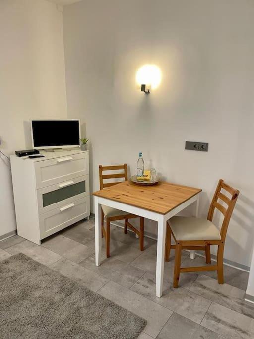 Casa Giulia 2 Zimmer Nahe Giessen, Kueche, Bad, Wlan, Parkplatz Krofdorf-Gleiberg Eksteriør billede