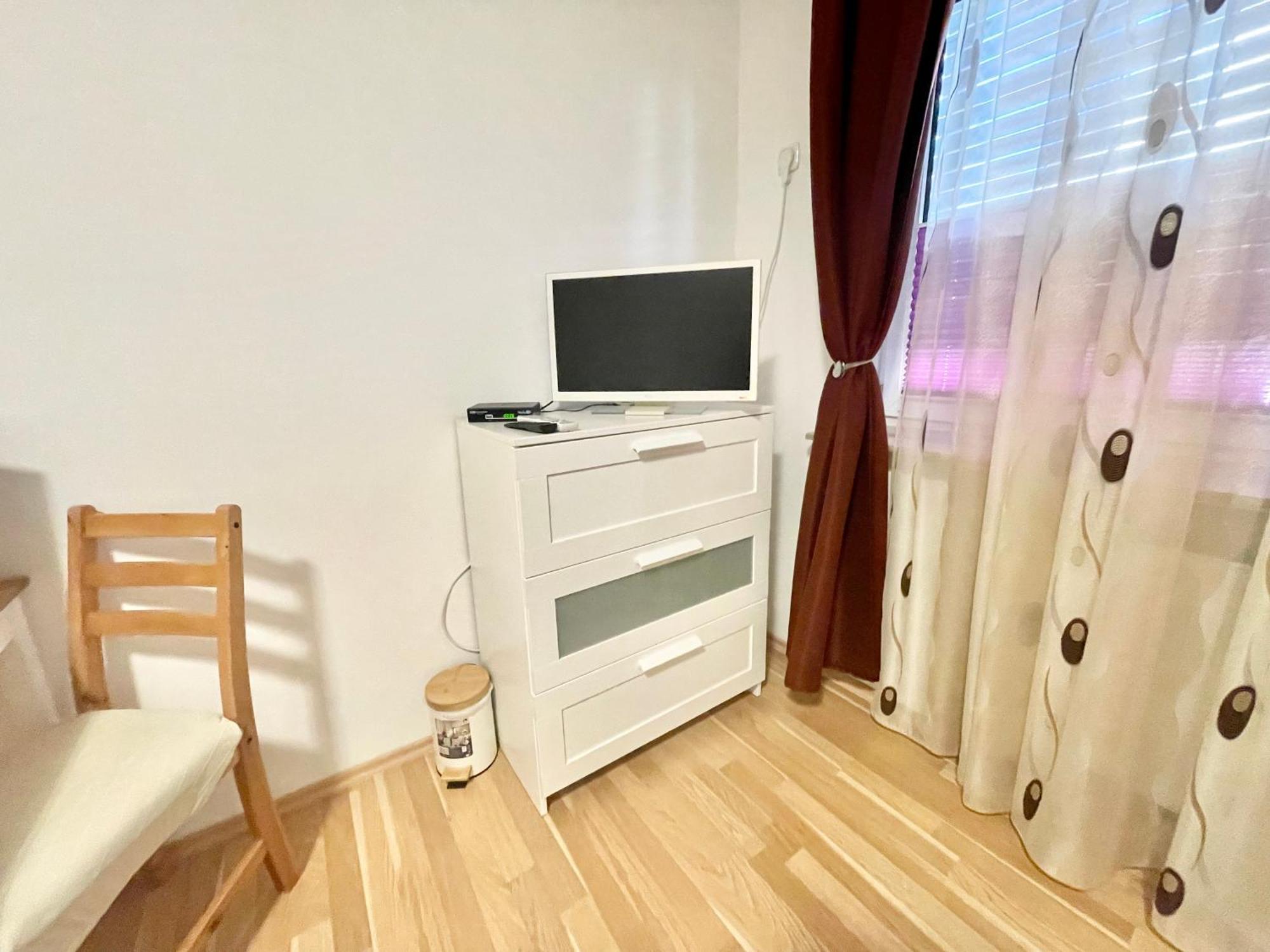 Casa Giulia 2 Zimmer Nahe Giessen, Kueche, Bad, Wlan, Parkplatz Krofdorf-Gleiberg Eksteriør billede